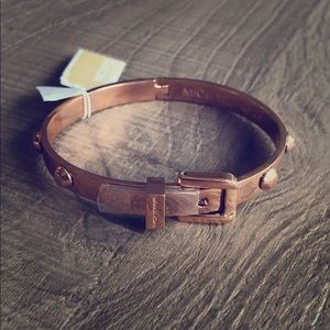 ⭐️MICHAEL KORS ASTOR ROSE GOLD BUCKLE BANGLE⭐️